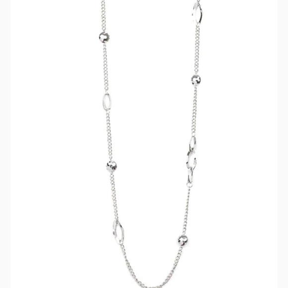 Duchess Dazzle - Necklace/Earrings Silver. NWT - Picture 3 of 4